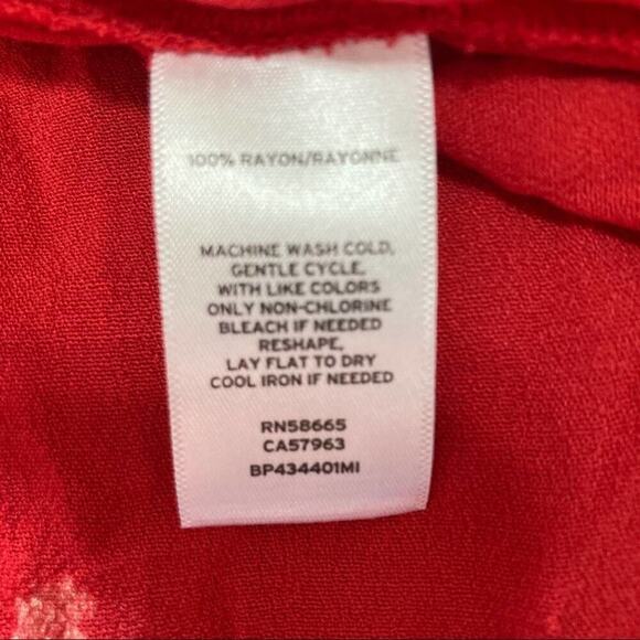 new Cherry Red Crop Top size M w/ Dainty Flowers Dipped Neckline - Picture 6 of 7